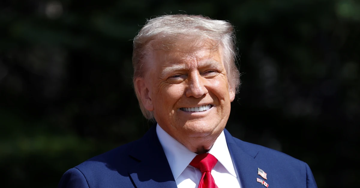 Donald Trump received a gift from Cristiano Ronaldo. See what the footballer gave to the US president