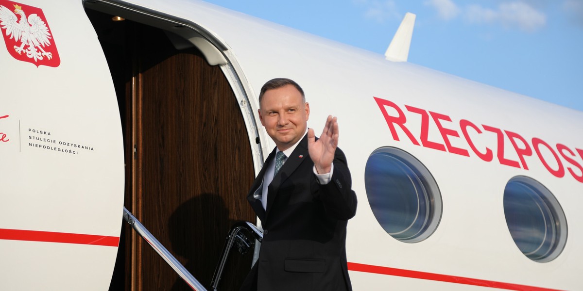 Prezydent Andrzej Duda. Według nieoficjalnych doniesień, podczas jednego z jego lotów mogło dojść do złamania prawa. Związkowa Alternatywa domaga się dymisji wszystkich osób "tuszujących sprawę". 