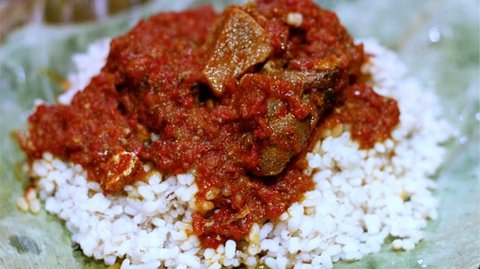 Ofada rice and beef sauce