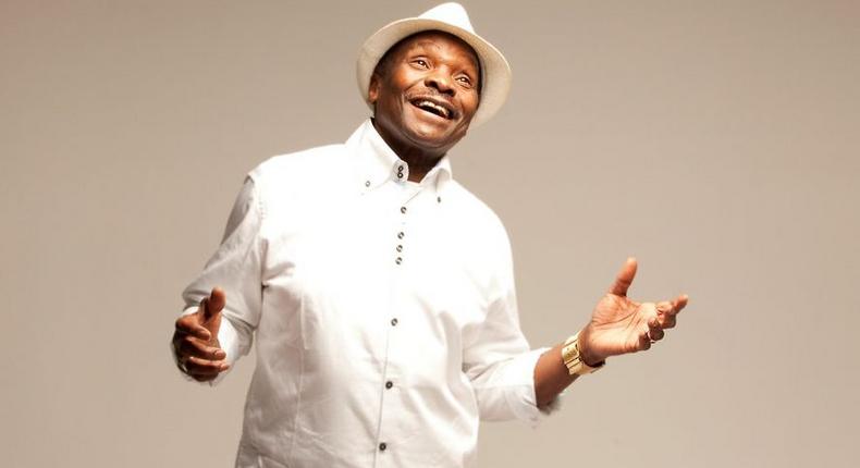 La légende africaine, chanteur et musicien guinéen Mory Kanté est décédé à l’âge de 70 ans