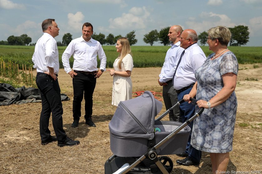 Prezydent Andrzej Duda u Bardowskich. Skrytykowali ich za strój