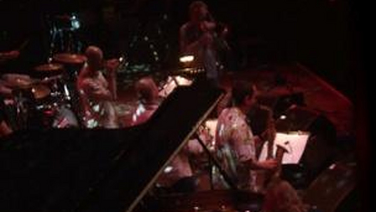 Przystanek Woodstock dzień II: fortepian na scenie