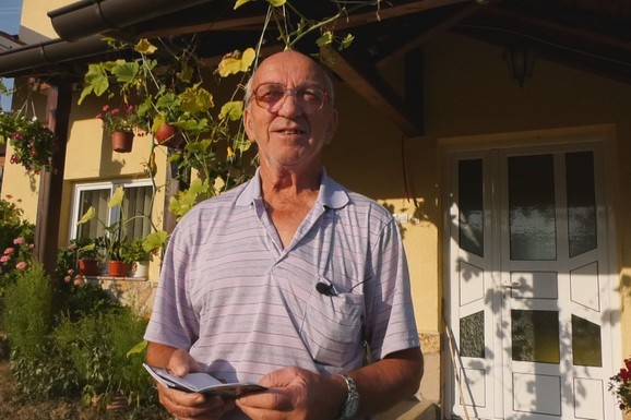 Kad Radeta žigne pod plećku, on tačno zna kakvo će biti vreme, a i meštani mu veruju: Kunu se u svog LIČNOG METEOROLOGA , a ovo su njegove metode