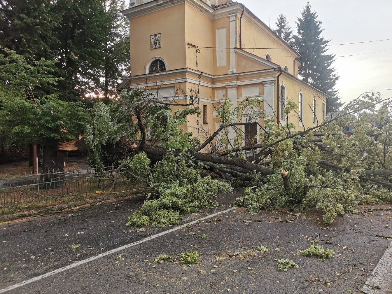 Hasiči v Trenčianskom kraji zasahovali v súvislosti s búrkou 30-krát. 