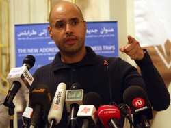 Syn Kadafiego obronił doktorat. Teraz znaleźli autora