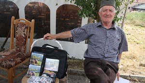 Đoda, Selo gori, a baba se češlja