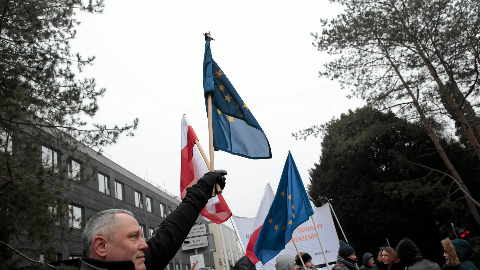 Piątkowe i sobotnie protesty pod Sejmem. Reakcje zagranicznych mediów