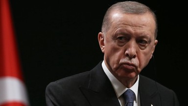 Dwa powody, przez które Erdogan nie traci wpływów. Tak Turcja rozdaje karty