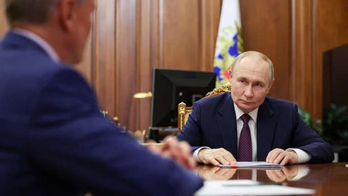 TAJNA KREMLJA KOJA PLAŠI ZAPAD: Bivši Putinov saradnik OTKRIO nešto što LEDI KRV U ŽILAMA!