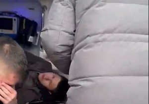 Miloš Pavlović nakon napada ležao u ambulantnom vozilu