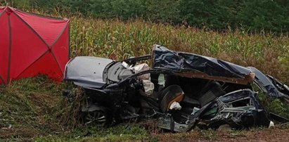 Tragedia w Starej Sobótce. W wypadku zginął strażak, z jego auta nic nie zostało