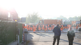 Terjed a budapesti hulladékszállítók sztrájkja, ma sem visznek el minden kukát – Ez a helyzet most az FKF dolgozóinál