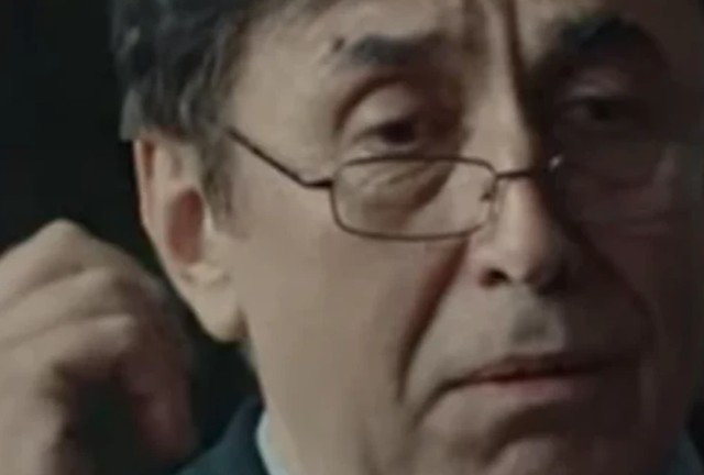 Peđa Bjelac u ulozi Koštunice