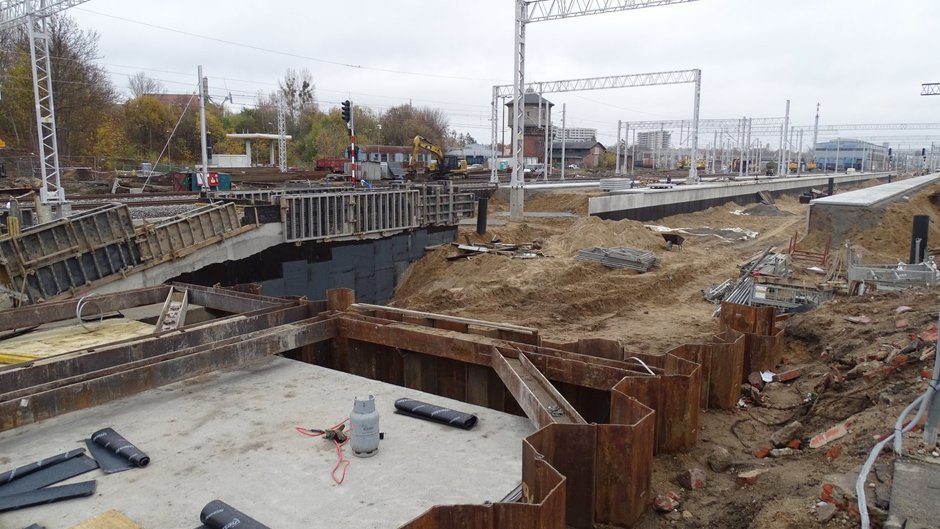 Stacja Olsztyn Główny. Rozrasta się tunel na Zatorze [ZDJĘCIA]