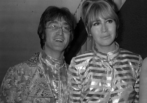 594293_dzon-lenon-04-foto-profimedia.rs