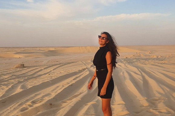 OVA NAŠA PEVAČICA JE NAPUSTILA ESTRADU I POSTALA LEKAR Pre 10 godina je harala scenom, ostaćete bez teksta kad vidite kako sad izgleda