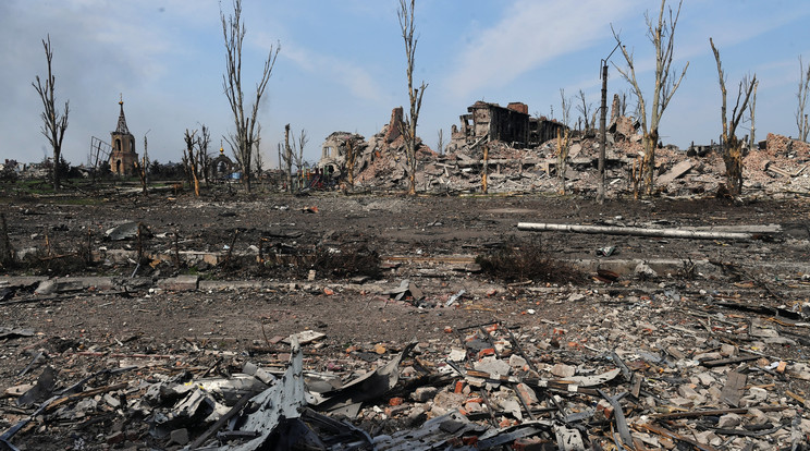 Az orosz megszállók porig rombolták az egykoron több mint 70 ezres lélekszámú kelet-ukrajnai várost / Fotó: Profimedia