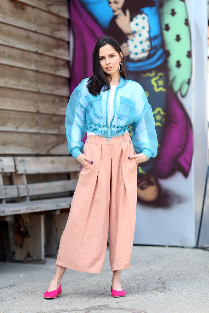 Jakna i baletanke „Oviesse“, 5.290 i 1.990 din, majica „Pro piu grande“, 850 din, kilote „P.... S.... fashion“, 3.990 din 
