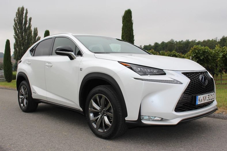 Lexus NX 300h