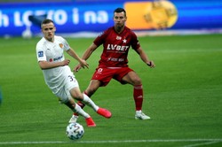 Wisła przez ponad godzinę grała w "10", ale Korona i tak nie dała jej rady [WYNIKI i TABELA]