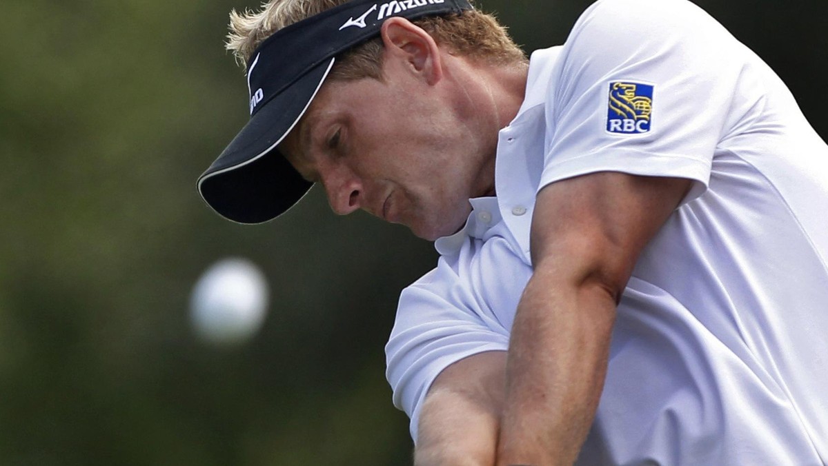 Na słynnym polu Wentworth Club w Anglii trwa od wczoraj turniej BMW PGA Championship. Na prowadzenie po pierwszej rundzie wysunął się Luke Donald z wynikiem 64 uderzeń.