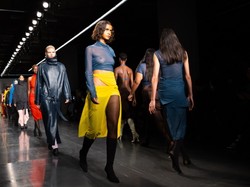 Kolejna projektantka zaprosiła na wybieg modelki o różnych kształtach. Piękny widok! FOTO