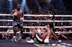 Crawford królem wagi półśredniej. Spence Jr. trzy razy leżał na deskach [FOTO]