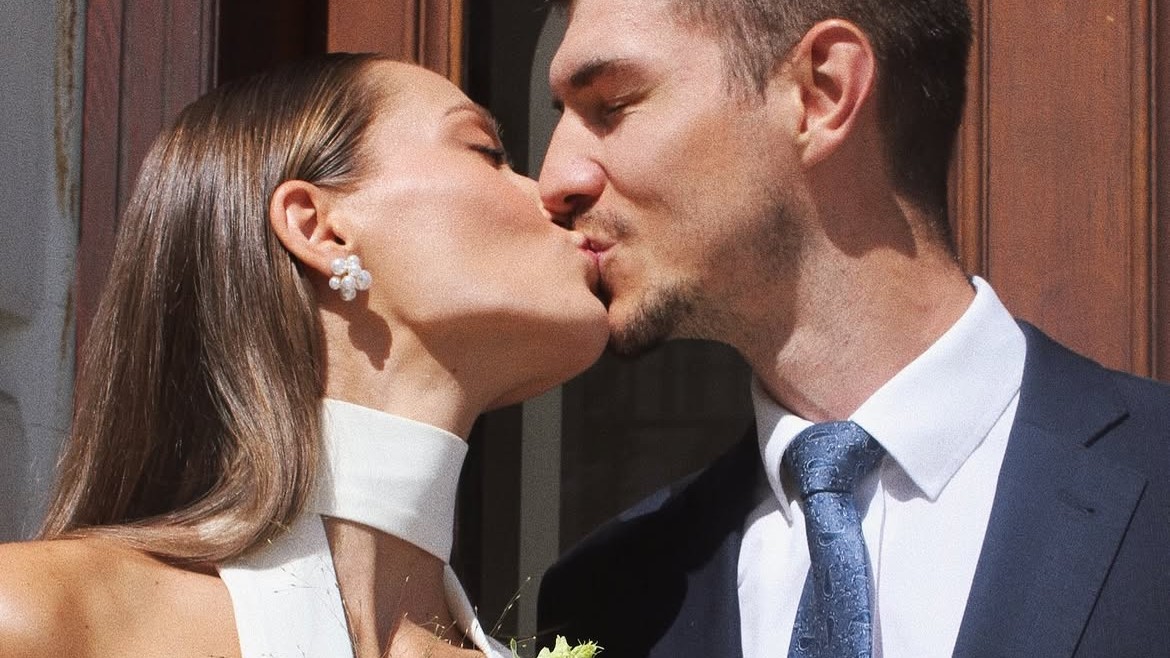 Nečakaná svadba v našom šoubiznise: Vydala sa dcéra našej známej moderátorky. Alexandra Barkolová si zobrala za manžela doktora