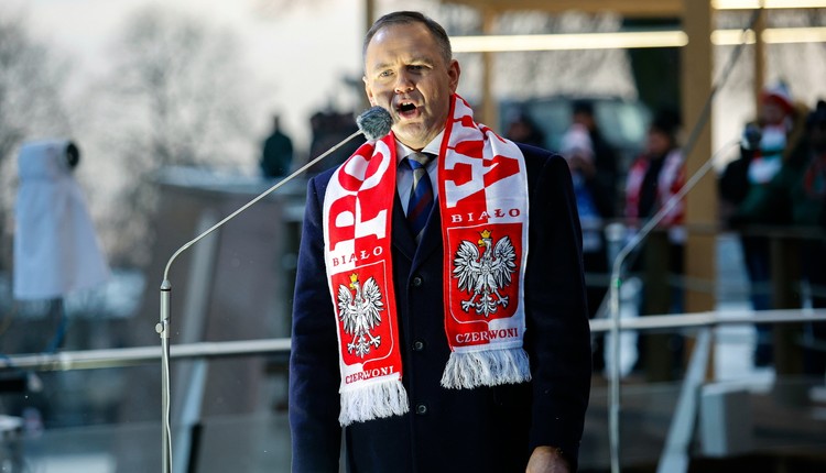 Prezydent Nawrocki na Jasnej Górze. Serdeczne powitanie" z kibolem skazywanym za ciężkie przestępstwa