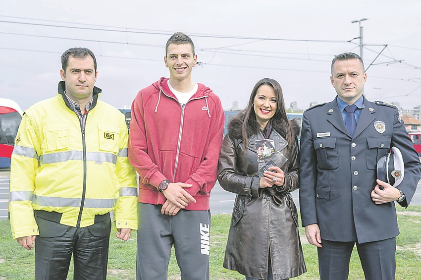 Milan Božović iz Srpskog komiteta za bezbednost saobraćaja, Emir Bekrić, Marija Bošković, direktor Sektora za PR Telekoma Srbija, i Slobodan Malešić, pomoćnik načelnika Uprave saobraćajne policije MUP-a