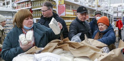 Głód zagląda w oczy objętych sankcjami Rosjan? Masowo rzucają się na cukier, wprowadzono nawet antypromocję