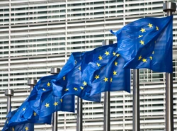 Polska oszukuje Brukselę? Poważne zarzuty w sprawie elektrowni