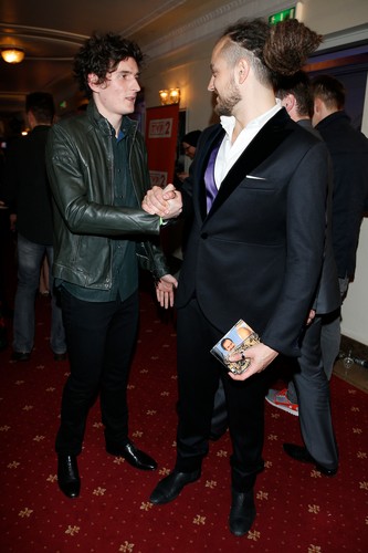 Dawid Podsiadło i gospodarz gali – Baron na Fryderykach 2015