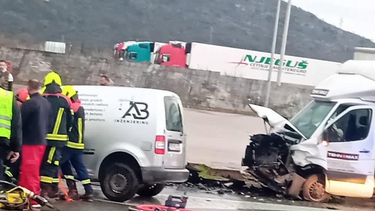 Stravična saobraćajna nesreća na putu Podgorica-Cetinje: Tri osobe povređene