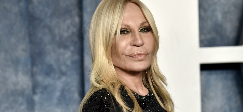 Donatella Versace odchodzi. Koniec ważnej epoki włoskiego domu mody