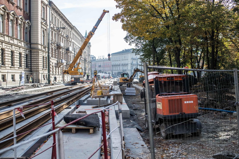 Autobusy i tramwaje nie kursują ul. Długą 