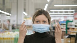 Maseczka niezgody. Dlaczego niektóre społeczeństwa odmawiają zakrywania twarzy częściej niż inne?