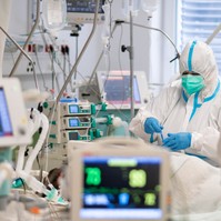 Merkely: a szombaton elhunyt 19 betegből senki sem volt beoltva