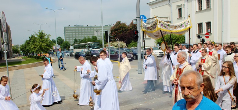 Boże Ciało 2025. Czy trzeba iść do kościoła? Czy udział we Mszy Świętej jest obowiązkowy?