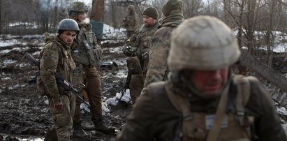 Ranni ukraińscy żołnierze ze szpitali wojskowych rwą się do walki. Snajper ranny w oko: "Wracam jak tylko będę mógł! "