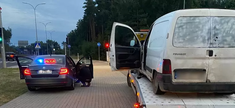 Policjanci myśleli, że jest pod wpływem alkoholu. Gdy go zatrzymali, nie mogli uwierzyć w to, co zobaczyli