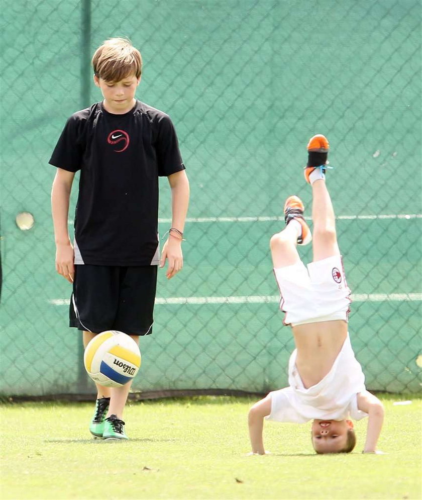 Beckham uczy synów gry w piłkę