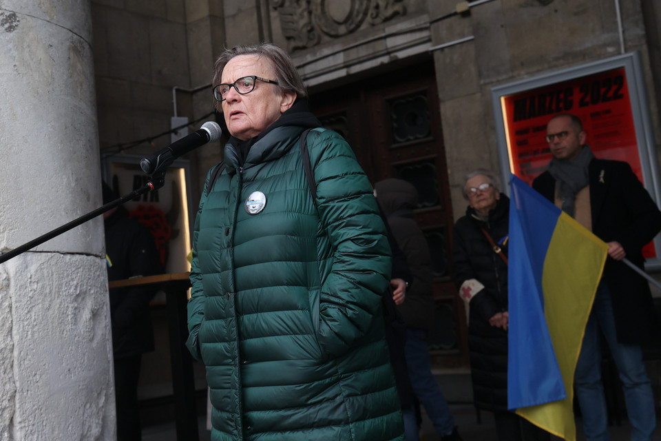 Niedzielna demonstracja na znak solidarności z Ukrainą w stolicy, Agnieszka Holland, 6 marca