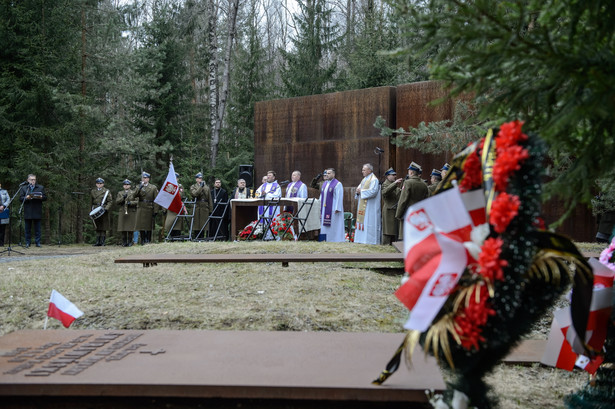 W okupowanym kraju nikt nie miał wątpliwości, że autorami zbrodni są Sowieci i, paradoksalnie, to tu obowiązywała pełna wolność słowa. Po prostu polskie organizacje konspiracyjne pisały w sprawie Katynia to, co było dla wszystkich oczywiste