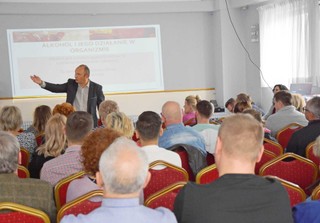 Odpowiedzialna sprzedaż alkoholu – Związek Pracodawców Polski Przemysł Spirytusowy szkoli sprzedawców