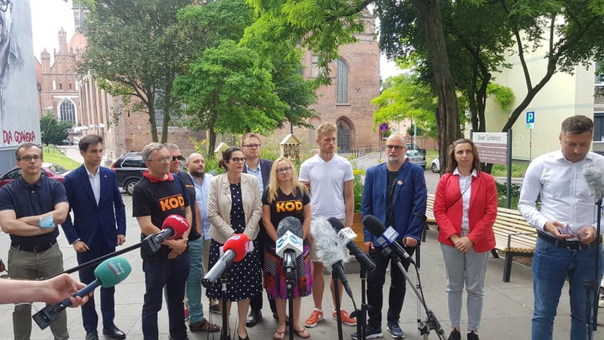 Gdańsk. Prokuratura umarza postępowanie ws. ataku na osoby LGBT, komentarze
