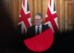 Keir Starmer: Koniec deportacji imigrantów do Rwandy