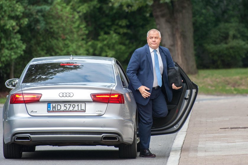 Jacek Sasin obejmie przejmie kontrolę nad spółkami 