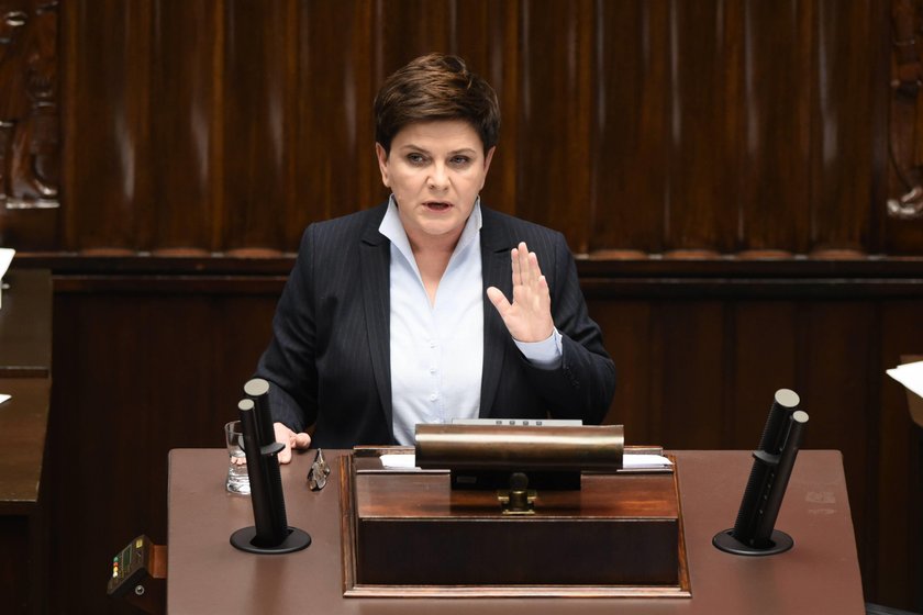 Rząd Beaty Szydło obniży wiek emerytalny