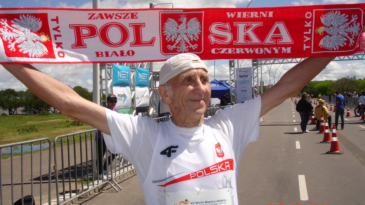 W czasach PRL był reprezentantem Polski w lekkoatletyce. Trenował w jednej kadrze ze Zdzisławem Krzyszkowiakiem i Jerzym Chromikiem. Oni odeszli już z tego świata, a on… nadal biega maratony. Jan Morawiec ma 81 lat i w ubiegłym tygodniu został mistrzem świata weteranów. Jest najlepszym przykładem na to, że sport to zdrowie.